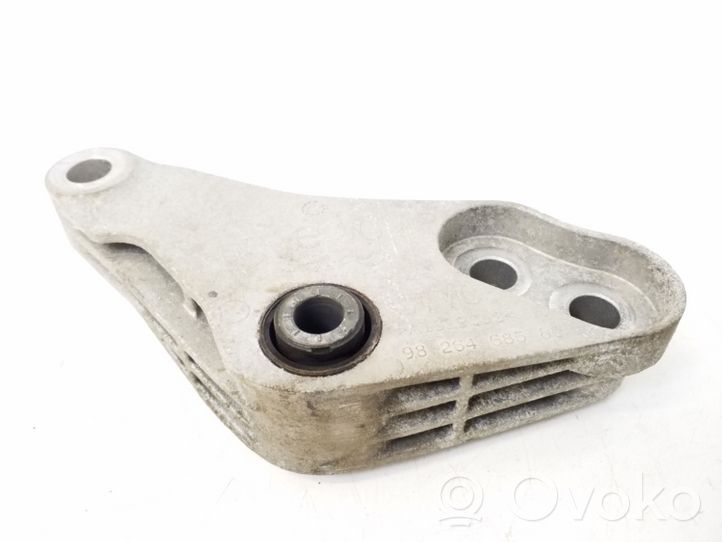 Opel Corsa F Supporto di montaggio scatola del cambio 9826468580