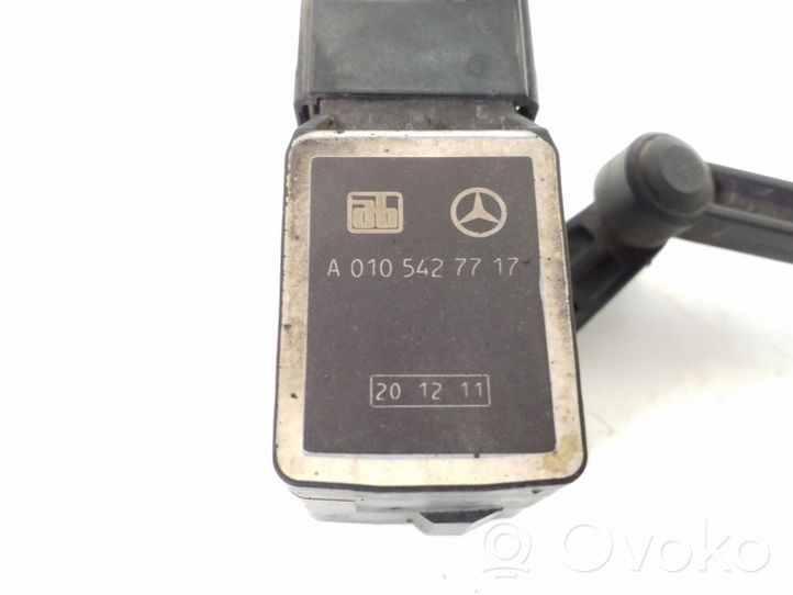 Mercedes-Benz GL X164 Etuilmajousituksen korkeudensäätöanturi (käytetyt) A0105427717