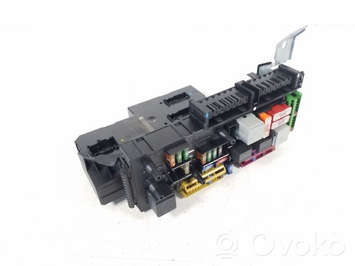 Mercedes-Benz CLS C218 X218 Module de fusibles A2129060205