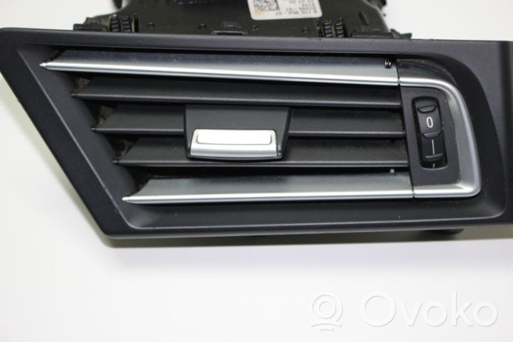 BMW 7 F01 F02 F03 F04 Garniture, panneau de grille d'aération latérale 9115858