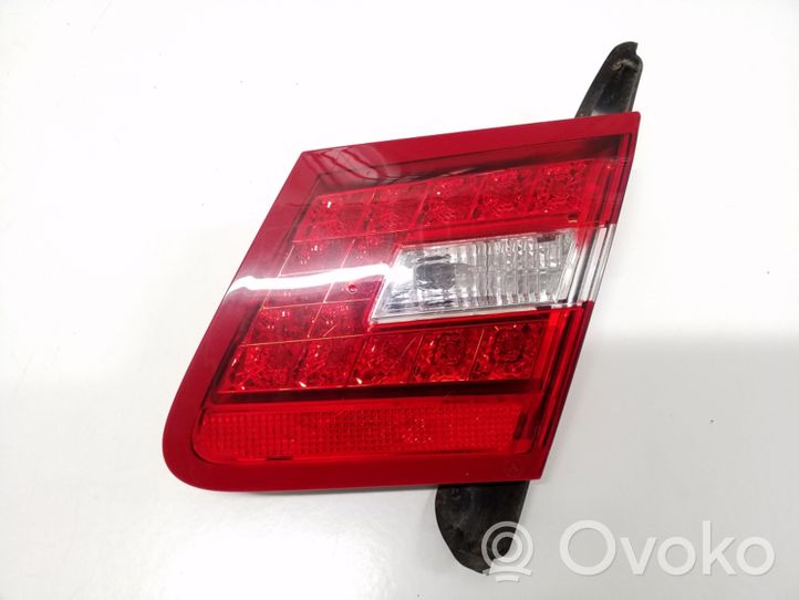 Mercedes-Benz E C207 W207 Lampy tylnej klapy bagażnika A2078200464