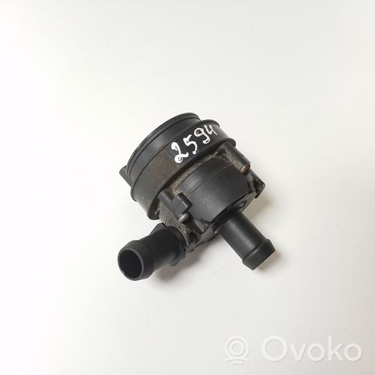 Mercedes-Benz SLK R172 Pompe à eau de liquide de refroidissement A0005000686