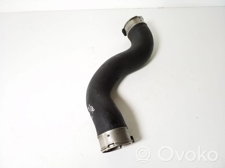 Mercedes-Benz SLK R172 Tube d'admission de tuyau de refroidisseur intermédiaire A1725280782