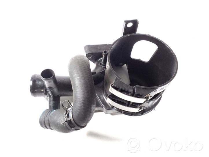 Mercedes-Benz SLK R172 Support de montage de filtre à carburant A6512003700