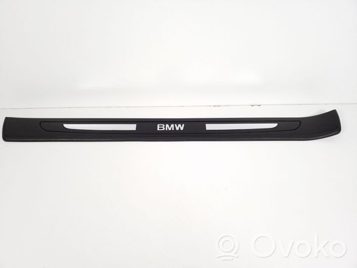 BMW 7 E65 E66 Copertura del rivestimento del sottoporta anteriore 7051871