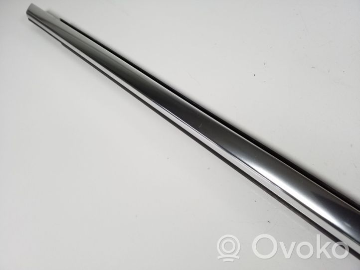 Volkswagen Touareg II Rivestimento portiera posteriore (modanatura) 7P0839477