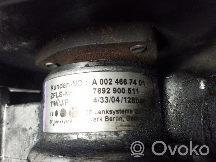 Mercedes-Benz S W220 Ohjaustehostimen pumppu A0024667401