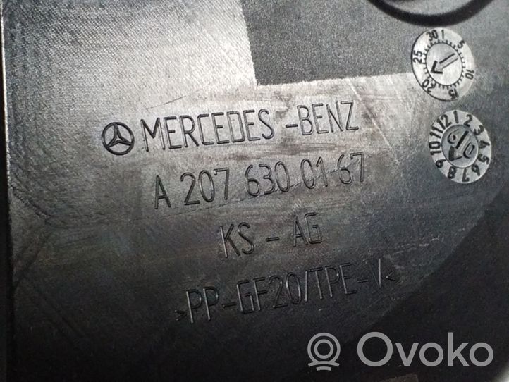 Mercedes-Benz E C207 W207 Degvielas tvertnes vāciņš 