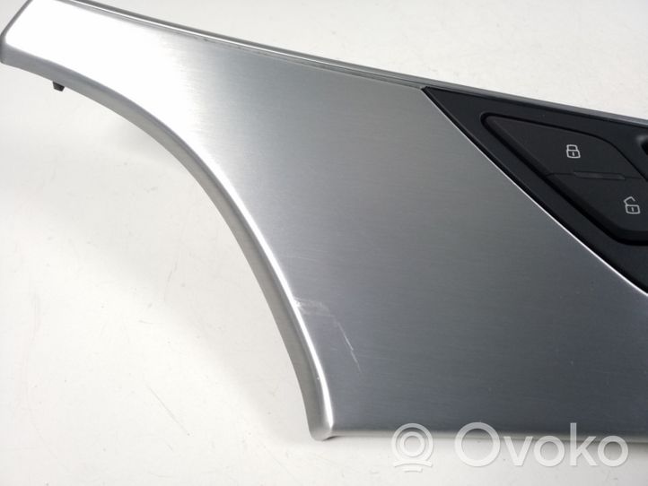 Audi A8 S8 D4 4H Barra di rivestimento della portiera anteriore 4H0867102