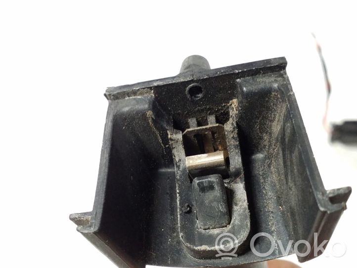 Volkswagen Phaeton Verrouillage du bouchon du réservoir de carburant 1C0810773