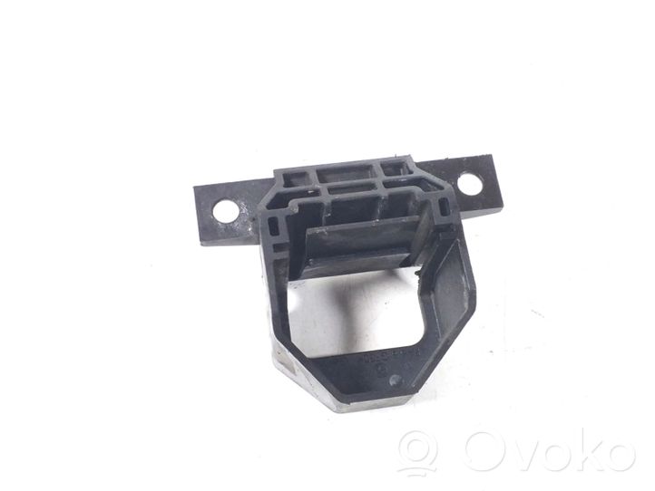 BMW 1 E82 E88 Staffa di montaggio del radiatore 7591647