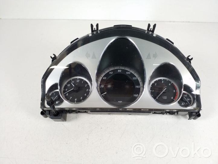 Mercedes-Benz E C207 W207 Tachimetro (quadro strumenti) A2129005104