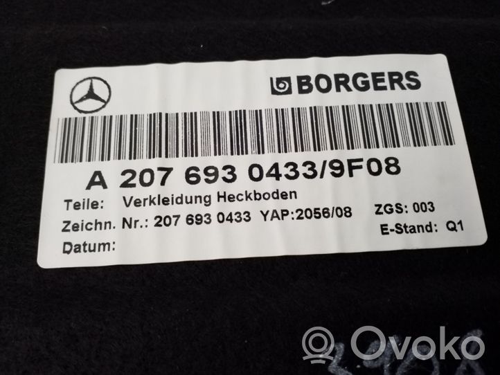 Mercedes-Benz E C207 W207 Sānu dekoratīvā apdare (pie loga) A2076930433