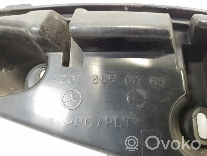 Mercedes-Benz E C207 W207 Staffa di rinforzo montaggio del paraurti posteriore A2078850465