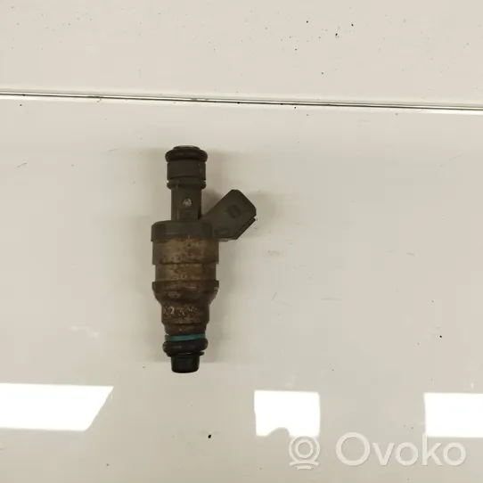 Mercedes-Benz E W124 Injecteur de carburant 0000787323