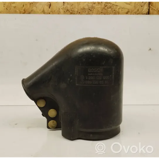 Mercedes-Benz 190 230 W110 W111 Kopułka rozdzielacza zapłonu 0001580685