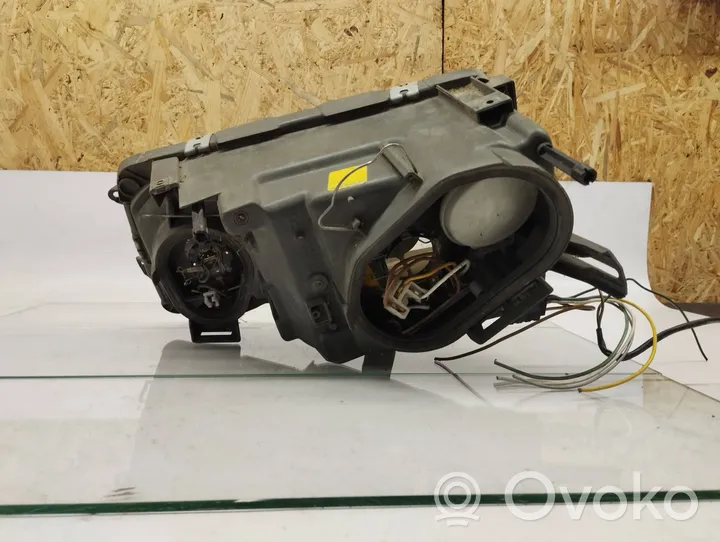 Mercedes-Benz S W126 Lampa przednia 1268209061