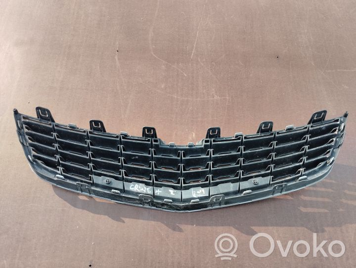 Chevrolet Cruze Grille calandre supérieure de pare-chocs avant 95080501