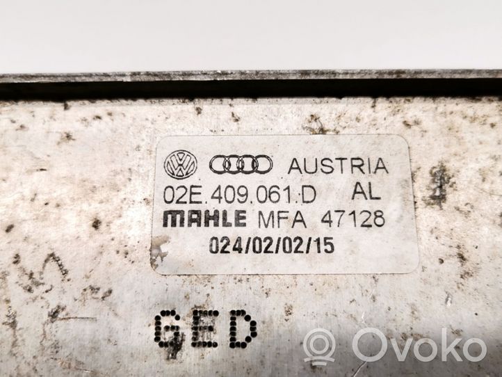 Audi A3 S3 8V Supporto di montaggio del filtro dell’olio 02E409061D