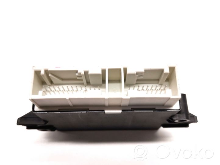 Tesla Model X Oven ohjainlaite/moduuli 1055891-00-D