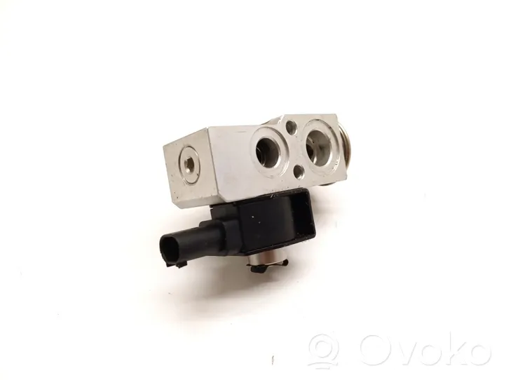 Tesla Model 3 Air conditioning (A/C) expansion valve 1101878-00-A