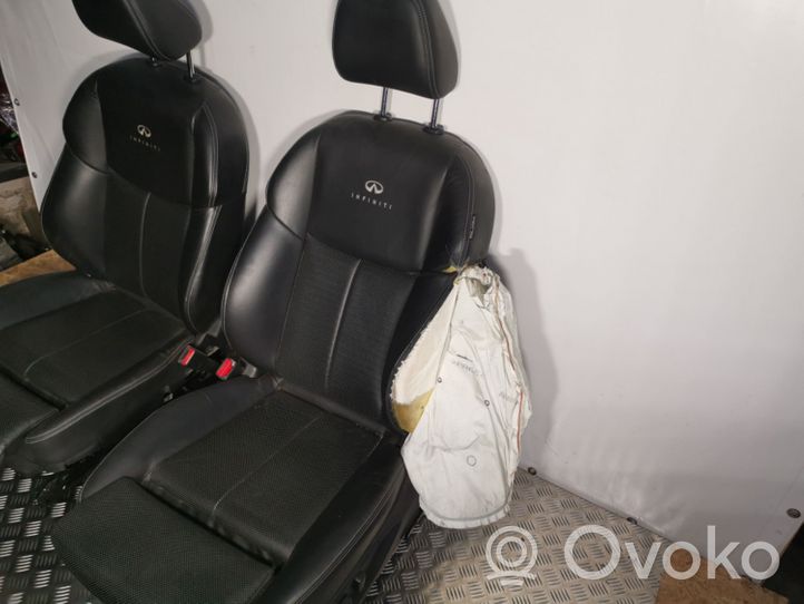 Infiniti Q50 Set interni 