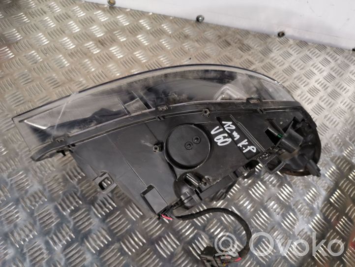 Volvo V60 Lampa przednia 89905473