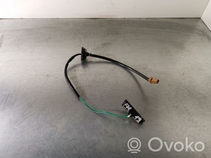 Subaru Forester SK Poignée extérieure de porte de chargement 8Y01K1