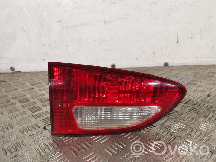 Subaru B9 Tribeca Lampy tylnej klapy bagażnika 