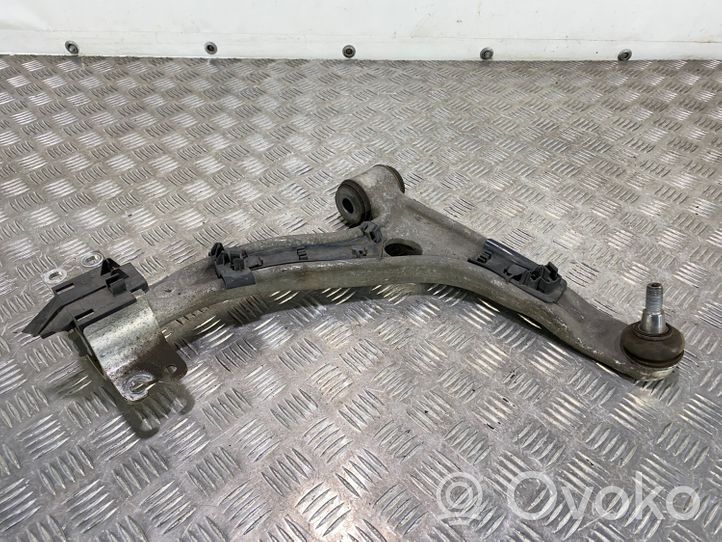 Mercedes-Benz A W176 Fourchette, bras de suspension inférieur avant 