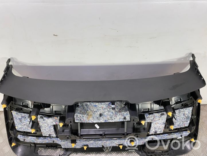 Opel Grandland X Takaluukun alaosan verhoilu YP00036177