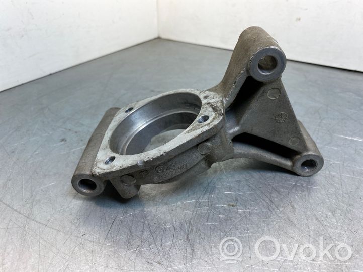 Alfa Romeo Giulietta Staffa del cuscinetto di supporto dell’albero di trasmissione 55222027