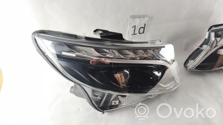 Mercedes-Benz EQV 447 Lampa przednia A4479063201