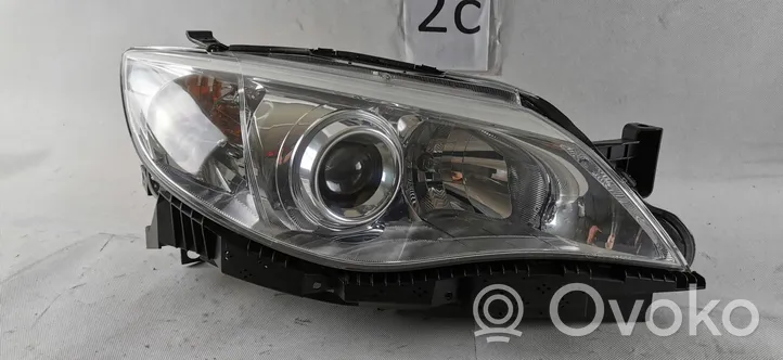 Subaru Impreza IV Lampa przednia 84001FG021