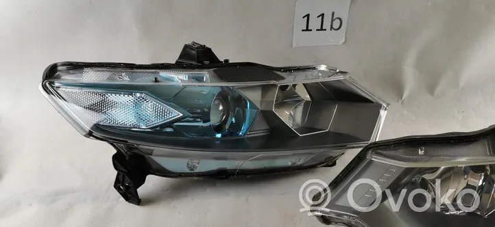 Honda Insight Lampa przednia 