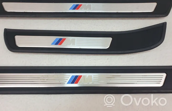 BMW 5 GT F07 Garniture de protection de seuil intérieur 8051474