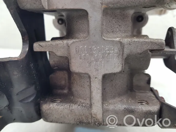 Volkswagen Touareg I Refroidisseur de vanne EGR 070131063A