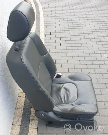 Nissan Pathfinder R51 Front passenger seat 