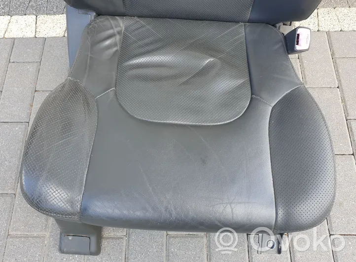 Nissan Pathfinder R51 Front passenger seat 