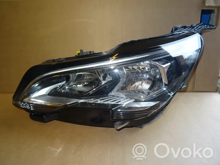 Peugeot 3008 II Lampa przednia 