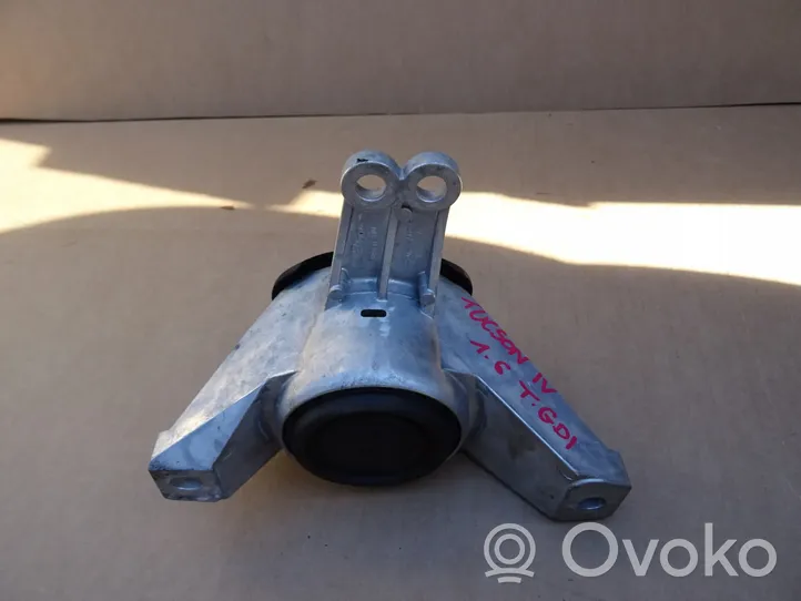 Hyundai Tucson IV NX4 Supporto di montaggio del motore 21810P0520