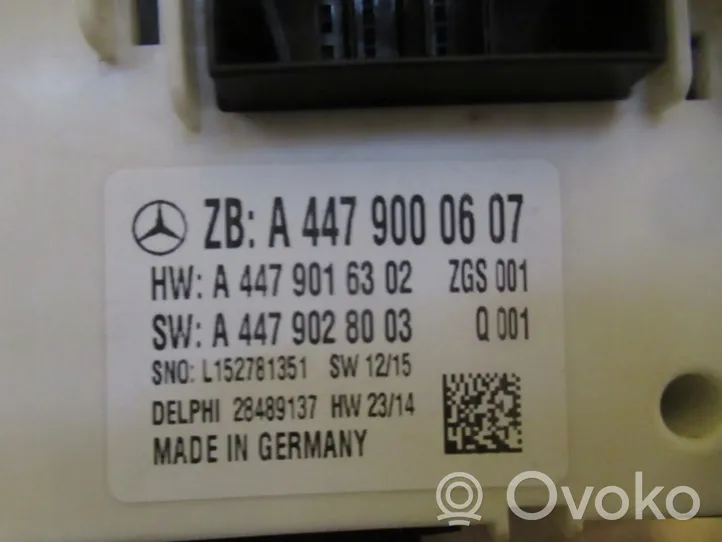 Mercedes-Benz Vito Viano W447 Ramka / Moduł bezpieczników A4479000607