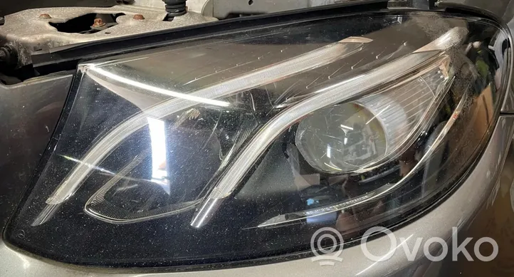 Mercedes-Benz E W213 Lampa przednia A2139063904