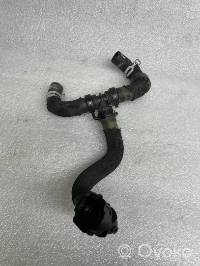 Renault Clio V Tuyau de liquide de refroidissement moteur 210213035R