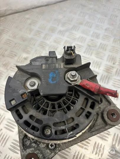 Renault Clio III Generatore/alternatore 8200660033