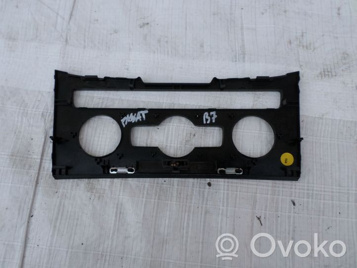 Volkswagen PASSAT B7 Console centrale, commande chauffage/clim 3C8863082