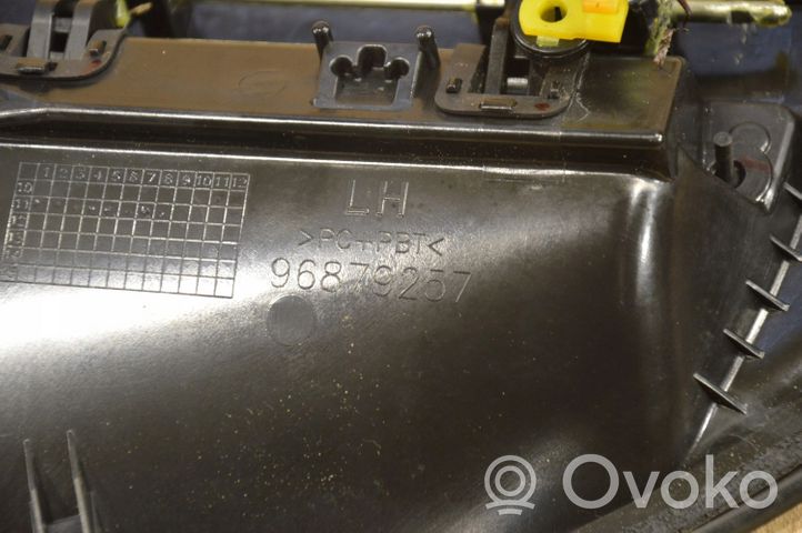 Chevrolet Aveo Liukuoven ulkokahvan kehys S184