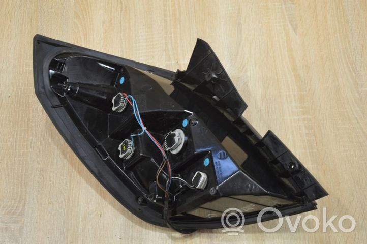 Opel Antara Lampy tylnej klapy bagażnika S154