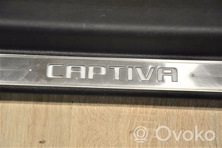 Chevrolet Captiva Garniture de jupe latérale arrière S175