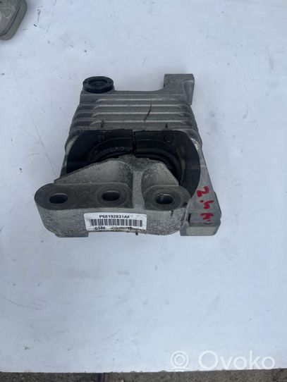 Jeep Cherokee Łapa / Mocowanie silnika P68192831AF